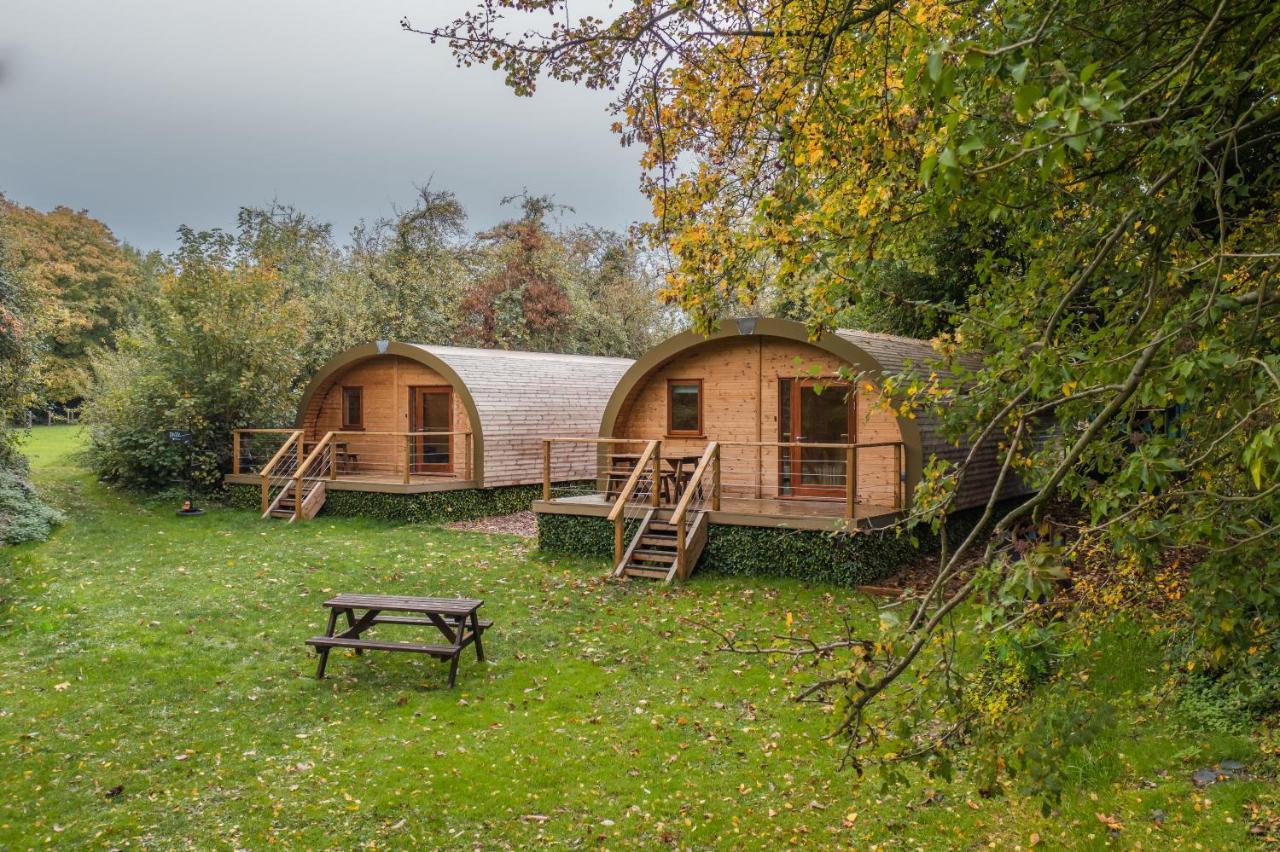 Cosy And Eco-Friendly Cabins Next To 16Th Century Pub Newmarket (Suffolk) Exterior foto