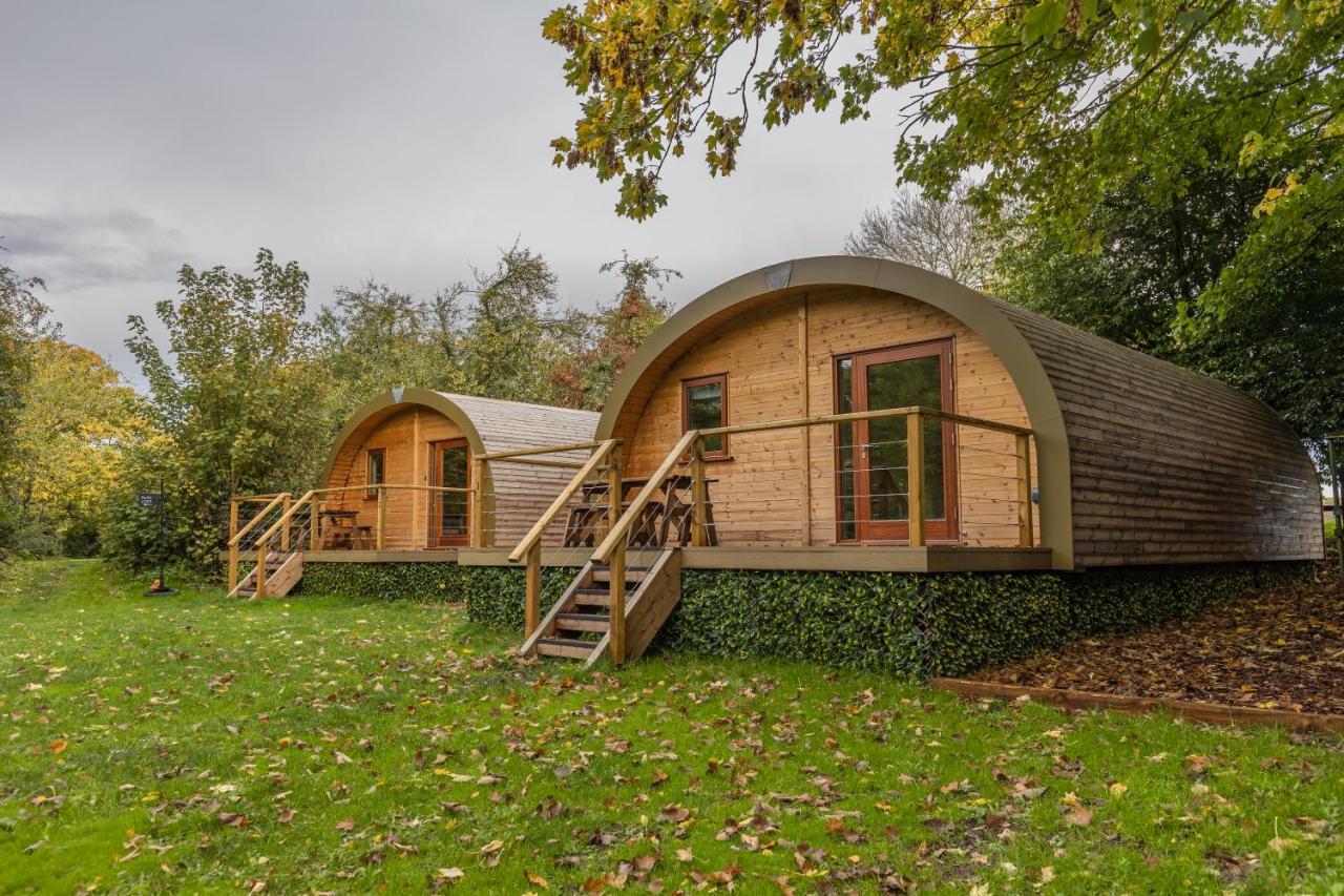 Cosy And Eco-Friendly Cabins Next To 16Th Century Pub Newmarket (Suffolk) Exterior foto